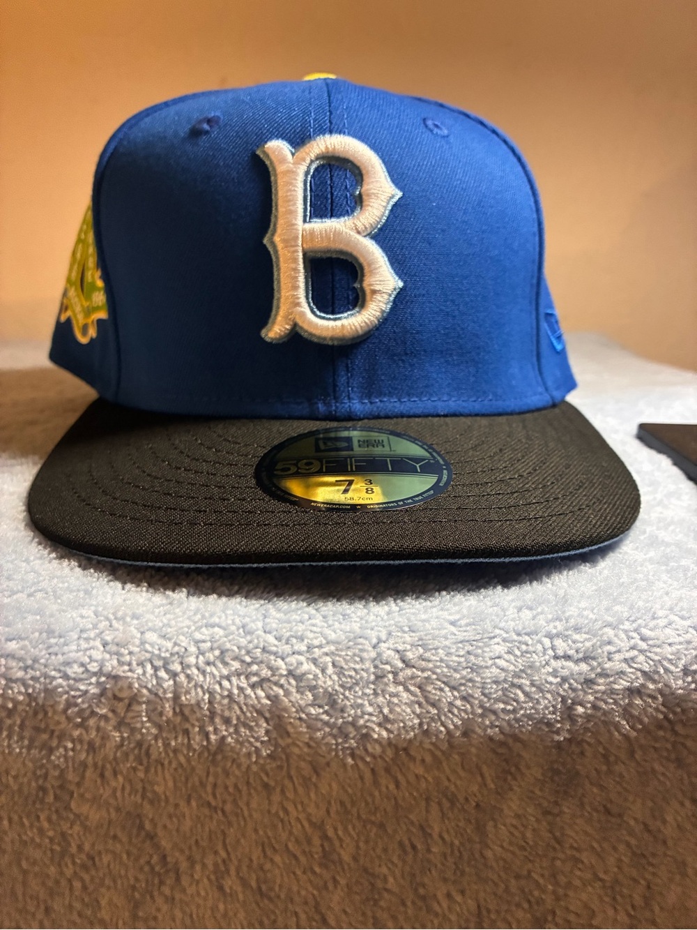 Boston Red Sox Style Blue & Black fitted Cap